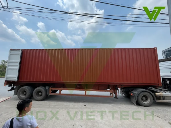 Ống Hàn Inox Công Nghiệp Xe công chở ống hàn inox công nghiệp về kho
